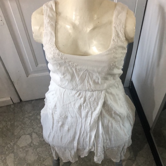 White summer dress - Picture 3 of 5